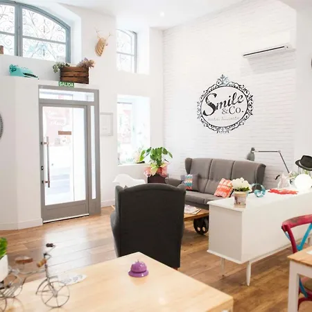 Гостьовий будинок Smile & Co Boutique